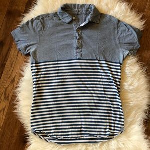 3/$25 Men’s blue striped collar button t-shirt S